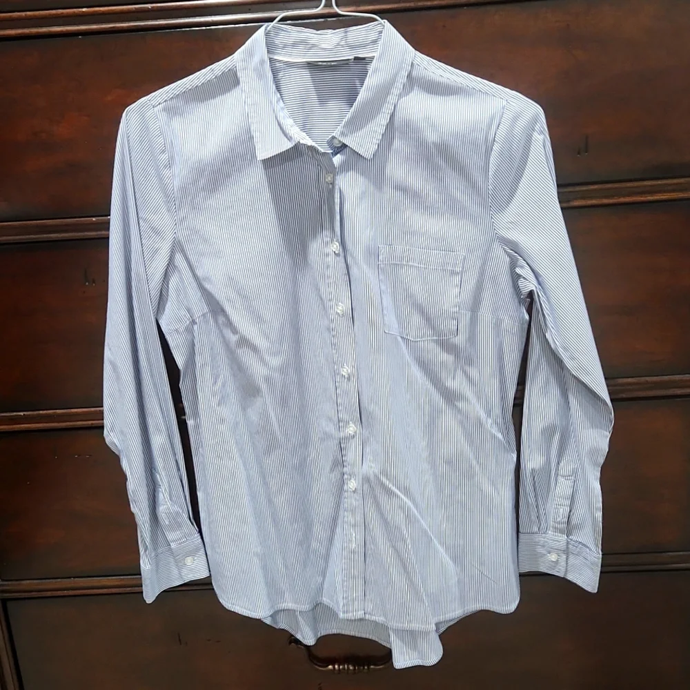 Blue and White striped cotton blend blouse in great condition! Medium - Picture 1 of 7